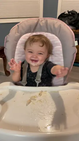 Waving Heyyy!   #baby #babygirl #waving #hello #thanksgiving #eating #happybabies #babiesoftiktok #babyfever #babytok #tiktokbaby #foryourpage #fyp #cutebaby #mamasgirl #funnybaby #12months #messy #smile #babylife #Love 