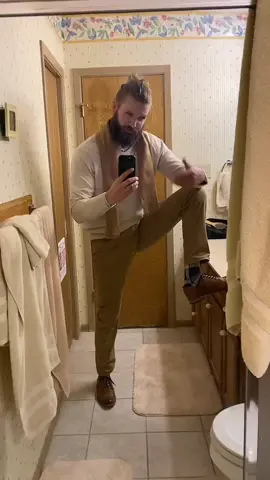 This is my thanksgiving outfit. #thanskgiving #happythanksgiving #outfit #clothing #stupid 