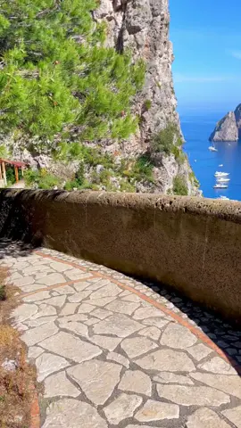 Beautiful Capri💙  #capri #italia #beauty #sea #Summer #heaven #seasideheights 