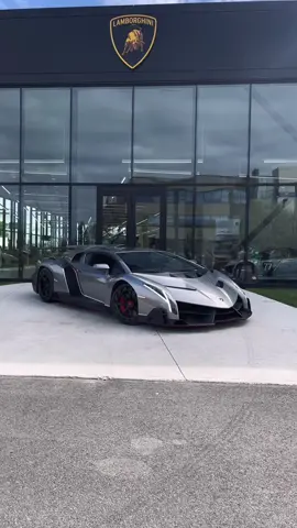 Mothership @lamborghinimtl @lamborghini #veneno #lamborghiniveneno #rarecar #carcommunity #fypp 