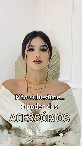 Um acessório pode mudar o seu look! Ainda mais se forem da @uze.femme 🤍✨ . . . . . . . . #acessorios #moda #look #provadorfashion #influencer #modelo #joias #semijoias #ensaio 