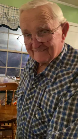 Happy Thanksgiving #pawpaw #grandpa #funny #southernaccent #thanksgiving #hilarious #oldpeople 