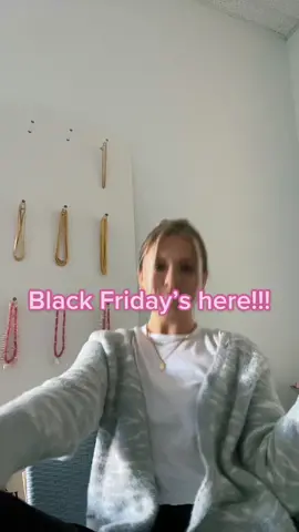 BLACK FRIDAY’S HERE- 35% off site wide 🤌🏼🤌🏼🤌🏼🤌🏼 #blackfriday #sales #trendsetter #alvjewels 