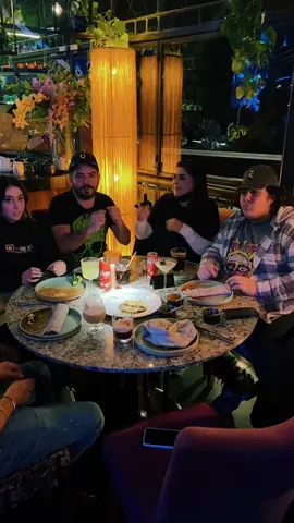 Enseñándole a bailar a la familia ! #queen #fypシ #fyp 