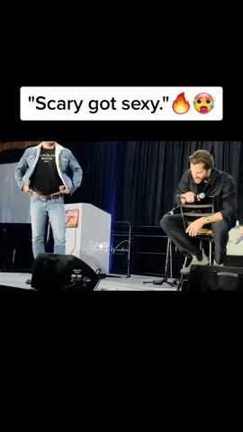 I got distracted by Jensen pulling up his pants I cut his head off when he flipped his shirt up 🥺 #SPNPHX #SPNPHX2022 #SPNPHX #SPN #Supernatural #SPNFamily #SPNPhoenix #SupernaturalConvention #SPNCon #fypシ#fyp #JensenAckles #JaredPadalecki #AcklesNation #DeanWinchester #SamWinchester #MainPanel
