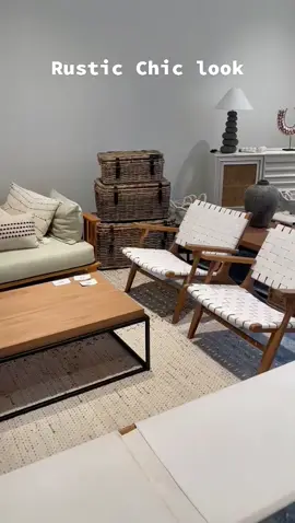 Anyone else in on Rustic Chic? A gorgeous look that pairs so well with black, woody, earthy & natural tones!