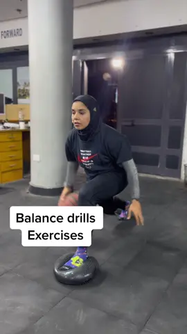 Balance exercises for basketball🏀  #monsterssportsperformance #coach #supersafsaf #fyp #workout #Fitness #proathlete #sportsperformancetraining #basketballstrengthtraining #keepmovingforward #strengthtraining #sportsperformancecoach  #DURUmBu 