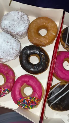 Guilty pleasure, Dunkin Donuts. 🤤  #fypage #tiktokph #tiktokphilippines #food #Foodie #FoodieTokPH #FoodTok #foodvlog #foodtiktok #fy #fyp #fypシ゚viral #trend #yummyfood #cravings #cravingsatisfied #dinner #mukbang #mukbangeatingshow #eating #eatwithme #davao #pinoy #minivlog #dayinmylife #foryou #foryoupage #ph #philippines #foodtrip #cooking #eatingshow #Vlog #viral #trending #musttry #mustvisit #davaocity #bisaya #bisayavlogs #FoodieTokPH #dunkin #dunkindonuts #donuts #strawberry #chocolate #cream #jam #glaze #honeyglazed #bavarian #bostoncream #powdereddonuts #dessert #sweet 