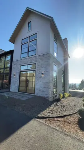 This immaculately constructed home was featured in the NW Natural Street of Dreams and it’s easy to see why! It’s a bright, spectacular oasis on 20 acres of space.  15299 NE Quarry Rd Newberg, OR 97132 4 bed, 4 1/2 bath, 4,202 sq ft $3,499,000  Listing courtesy of Marissa Davis of PAC NW Realty Solutions (503) 680-5329 md.broker@comcast.net  #luxuryhomes #luxuryrealestate #oregonrealestate #oregonluxuryhomes #oregonluxuryrealestate #newbergoregon 