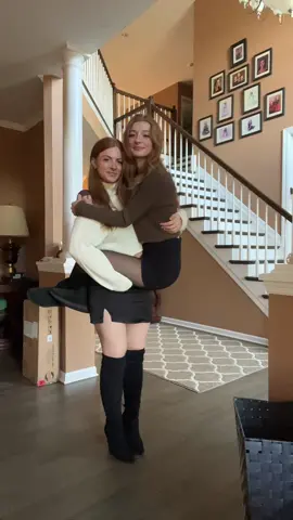 We r the same height. 