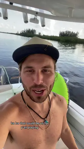 Laughing through the pain. #single #thirdwheel #3rdwheel #boatlife #boatsandhos #letsbefriends #model #tubing #gotaboat 