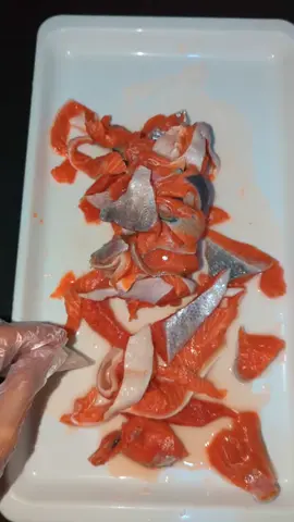 Tetelan Salmon jenis sock eye. merahnya asli bikin tergoda  #jualtetelansalmon #tetelansalmon #tetelansalmonsurabaya #fliesfortroutnsalmon #tetelansalmonpremium #salmon #salmonmalang #dagingsalmonmalang #seafood #lucu #tiktoktrending 