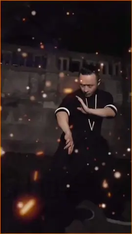Practicing not only requires concentration, but also handsome. #kongfu #wingchun #fyp #foryou 