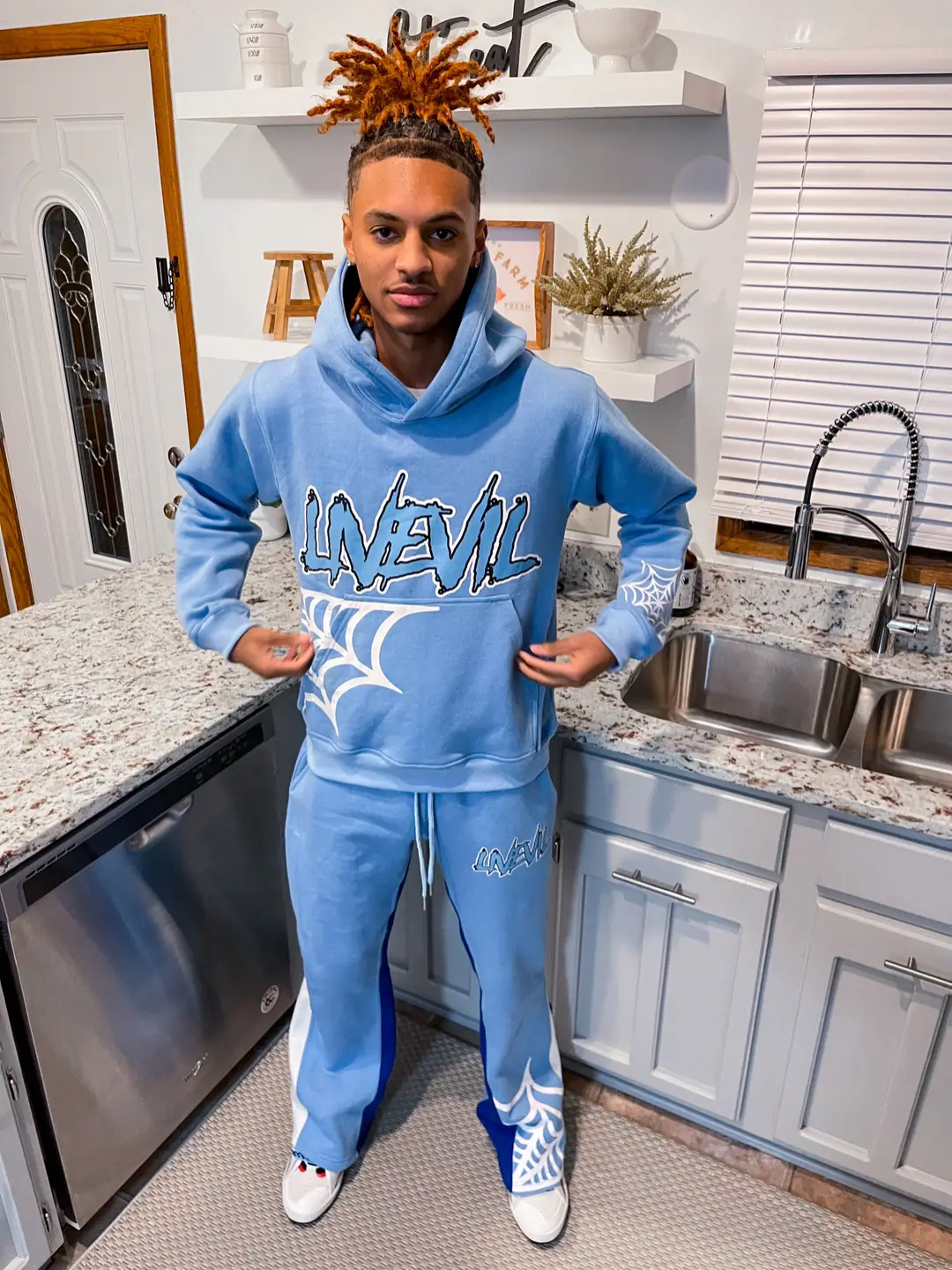 Lately I been winning I love that 💙🤞🏾 #fypシ #streetwear 