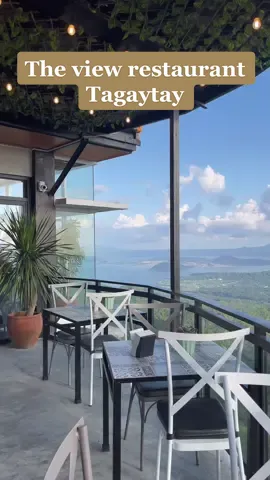 Skip the crowd and enjoy the breathtaking view of tagaytay  #fyp #Foodie #tarakape #phoodtour #foryou 