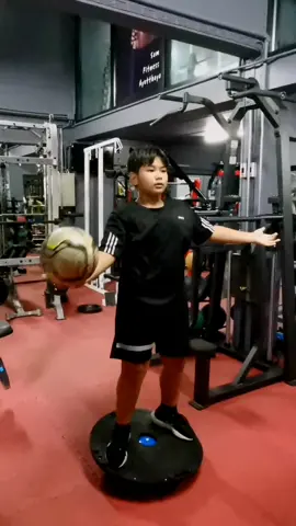 เด็กๆก็ออกกําลัง​กาย​ได้นะ #SamFitness #ฟิตเนสลดน้ำหนัก #ฟิตเนสอยุธยา #เทรนเนอร์ #Ayutthaya 