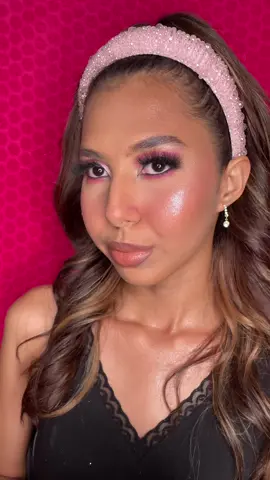 ESTE ILUMINADOR ES OTRA COSA😍 Apoyemos las marcas panameñas 🇵🇦@Rebeca Cosmetics🌷Panama🇵🇦 @Rebeca Valdés•Tips de Belleza #CapCut #fyp #fy #parati #lentejas 