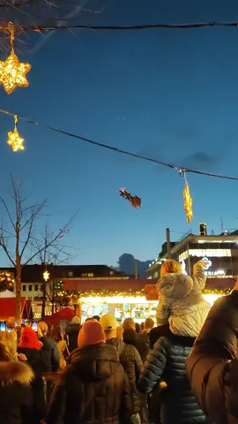 weil so viele gefragt haben 🎅🏼🌟 den Weihnachtsmann könnt ihr auf dem Weihnachtsmarkt in Kassel auf dem Friedrichsplatz immer um 17 und 19 Uhr sehen.. 