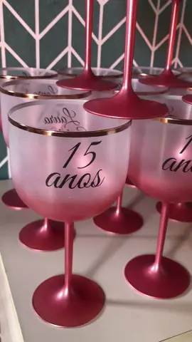 Taça de gin degradê ( rose gold) com borda.  Faça seu orçamento (61)99214-5150