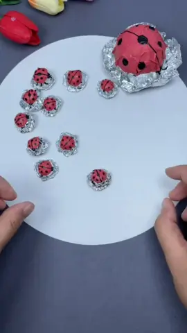Make a running ladybug out of tinfoil and beads#recycle #kidsdiy #handmade #DIY #creativehandmade #creative #interesting#easydiys  #forkids😋 #usa