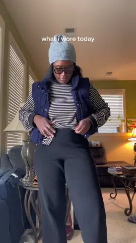 all the cozy vibes today - outfit is linked in my bio for inspo #outfitinspo #OOTD #whatidwear #whatiworetoday #30daysofoutfits #30dayschallenge #blackbloggers #denver 