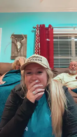take 2 featuring the parentals😭🤣 #fleainmyhand #parentsoftiktok #theydontthinkimfunny 