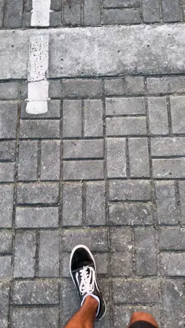 Sunset on Manila Bay #manilabay #sunset #beautiful #phillipines #manila #capitalcity #sunnyday #clearsky #clearskys #beautifulview #beautifulday #chillsunset #walking 