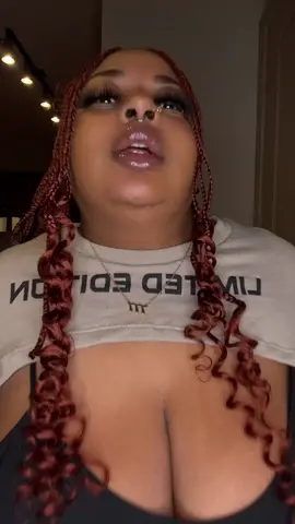 When your friend is a braider and you let her try new stuff on you #frenchknotlessbraids #knotlessbraids #housonbraider 