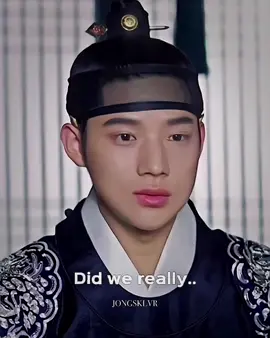 I CANT WAIT TILL NEXT EP!!! I lowkey think that princess will die but lets hope she’s not😕 #jongsklvr #underqueensumbrella #princeseongnam #moonsangmin #sangmin #kdrama #drama #crownprincess #crownprince #happyending pls 🕯