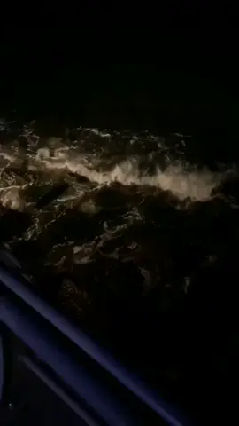 #اكسبلورexplore #foryou #قصيده #شعر #خيبه #عتاب لا تعاتبني على الصمت مدري وش أقول. 