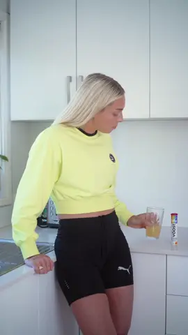A day in the life of an Olympian @liz 😍  Start your days with VÖOST Multivitamin. One tablet daily can help support general wellbeing & energy production 🙌   #voost #voostvitamins #lizclay #routine #morningroutine #olympian