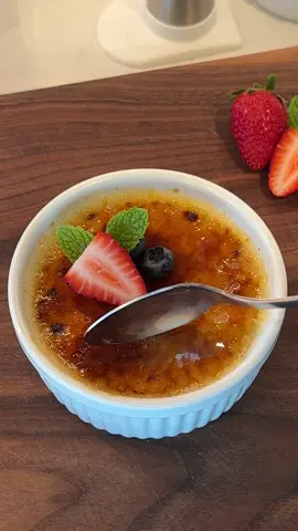 my parents visited me this weekend and all my dad did was eat, sleep, and watch kung-fu movies 💀💀💀💀 bro wants to be Jackie Chan sooo bad 😩