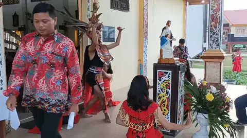 Tarian persembahan #lagurohanikatolik  #fypシ゚viral #lagudayak 