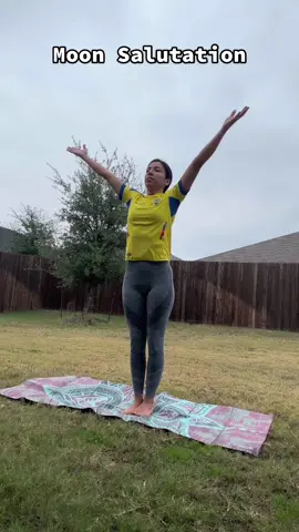 #saludoalaluna #ecuador #yoga #yoguini 