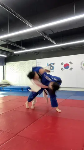 틀어잡고 빗당겨치기! / Harai-Tai-otoshi🤩 #추천 #fyp #유도 #judo #용인대학교 #용용용 #틱톡스포츠 #파트너크리에이터 #taiotoshi 