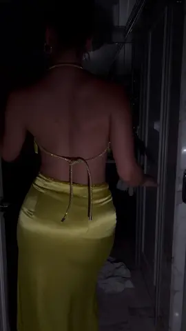 My better side comes out when I’m wearing diamantés✨🌙 Shop the CHRISTIE set on sale now. #MESHKI #blackfriday #blackfridaydeals #formal #blackfridaysale #sale #clothingbrand #grwm 