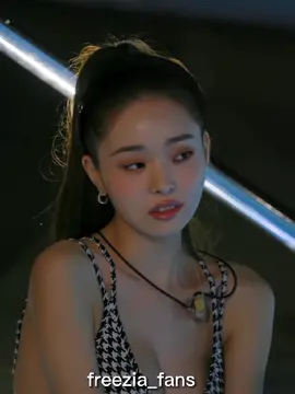 She is gorgeous❤️‍🔥 #fyp#songjia#jia#freezia#dearzia#dramakorea#drama#netflixkorea#netflix#makeupkorea#singlesinferno#iconkorea#korea 