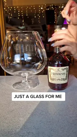 Just a Glass of Hennesy for me !! nothing else 🙈🙈🙈 #paddocksclonee #fyp #foryou #foryourpage 
