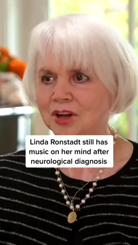 Although a diagnosis of progressive supranuclear palsy has affected #lindaronstadt's ability to sing, the music icon says that she still sings in her head, although it's not always the songs she loves to hear 😂 #christmascarols 