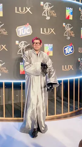 #foryou #fyp #fashion #film #singer #lux #luxstyleawards #lsa #redcarpet #asimazhar #tabeshkhoja #mushkkaleem #sachalafzal #merubali #merubasim 