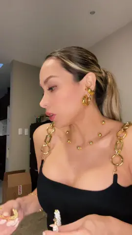 Le vendo porque se lo merece 😊💖 #levendo #accesorios #joyas #viral #fyp #newcollection #moda 