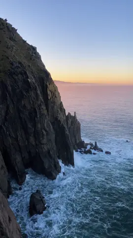 So peaceful to watch waves crash against cliffs #oregon #waves 