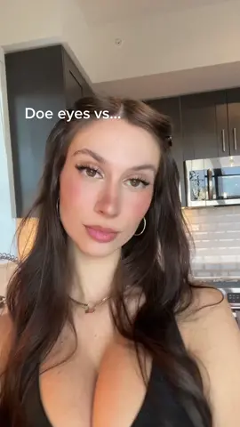 Which do you prefer? 🤷🏻‍♀️ #fyp #bluecollar #girl #blowthisup #single #fakebody I’m 23 and in gym clothes 