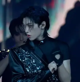 HOWWW FELIX!?!??!💀  MAMA 2022 Skz -Venom performance #mama #mama2022 #straykids #felix #leeyongbok #yongbok #felixstraykids #skz 