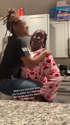 She cracks me up!! #thickerthanasnicker #blacklove #motheranddaughter #blackmoms #mymomma #locs #loctwins ##gatheringweekend##familygathering##alllaughs