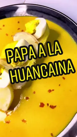 Una papita a la huancaina ? 🇵🇪 #papaalahuancaina #papahuancaina #papaalahuancaína #huancaina #papaperuana #antoniocoronel #chef #cocinando #limaperu #papaalahuacaina #comidaperuana 