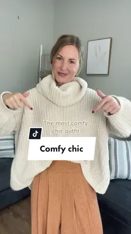 Comfy chic outfit! Promise, it’ll be you’re new favorite! #fashion #casualoutfits #casualstyle #casualchic #girlsnightout #brunch 