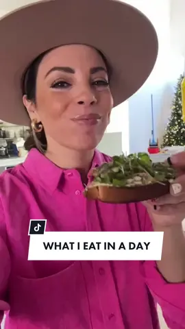 Cant forget the dessert!! 🤩 #food #FoodTok #whatieatinaday #hashimotos #glutenfree #entrepreneur #family #mom #healthy #struggle #gallbladder #mealideas #EasyRecipes 