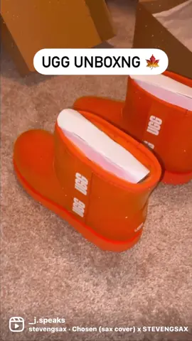 UGG UNBOXING. . . . #winter #uggseason #uggboots #orange #fall #fashion #content #publicfigure #shopping #SelfCare #designer 