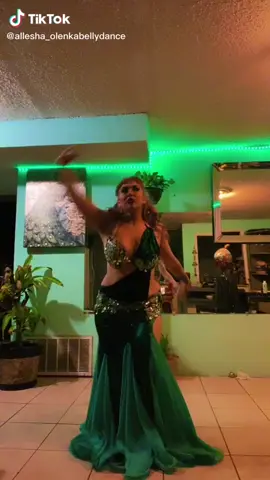 #bellydance  #bellydancer #arab #ArabTikTok #dance #dancers #profesionalbellydancer #elghazala_ray2a #parati #fyp #bailarina 